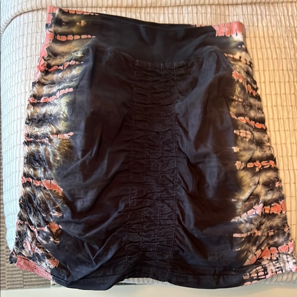 Wearables Tye-Dye scrunch skirt